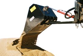 Hydraulic bucket dumping sand